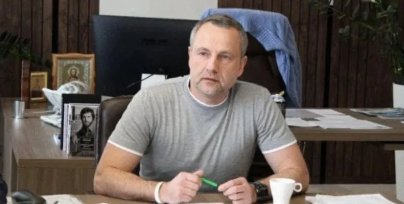 რუსეთის მიერ დანიშნული ხერსონის „ხელმძღვანელობის“ ინფორმაციით, ქალაქის მერი მოსკოვის ბრძანებების შეუსრულებლობის გამო დააკავეს