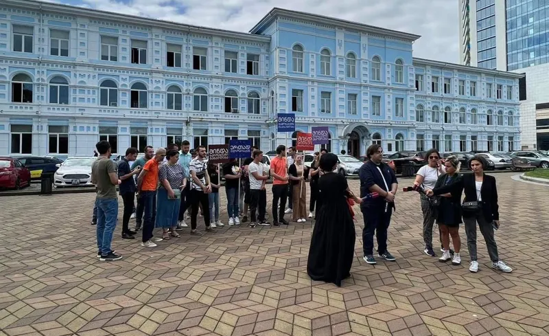 ბათუმის შოთა რუსთაველის სახელობის სახელმწიფო უნივერსიტეტის სტუდენტები და ლექტორთა ნაწილი, 3 ივლისს თბილისში დაგეგმილ აქციას „შინ ევროპისკენ” უერთდებიან