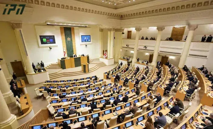 ბებიის დღის დაწესებას პარლამენტის ჯანდაცვის კომიტეტმა მხარი არ დაუჭირა