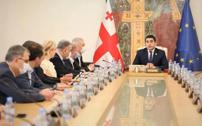 New composition of government and government program "For the construction of the European state" submitted to Parliamentary Bureau