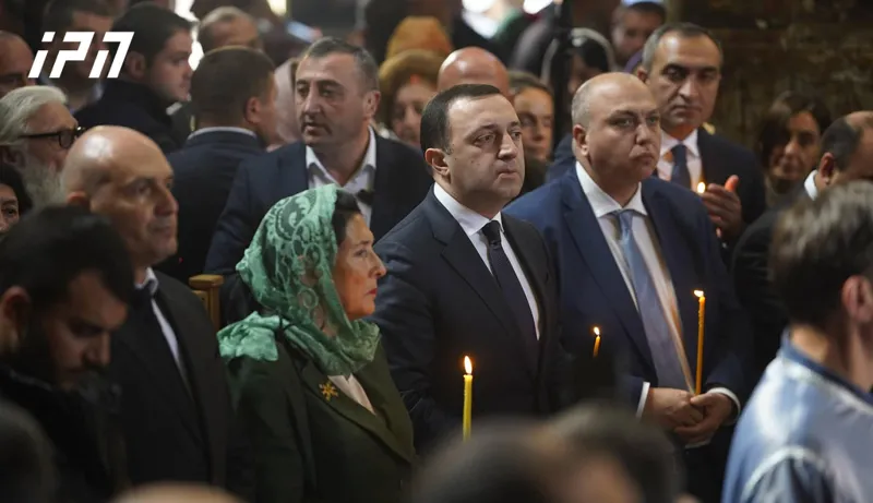 სვეტიცხოვლის საკათედრო ტაძარში, სვეტიცხოვლობის დღესასწაულთან დაკავშირებით ღვთისმსახურება მიმდინარეობს