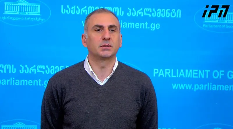 ალეკო ელისაშვილი - მამუკა მდინარაძის სიტყვებს კაპიკის ფასი არ აქვს, სიტყვის გამტეხელი კაცის პირდაპირ ასოციაციაა - რაღაც რომ დაუმტკიცო, კანონპროექტს გაიტანს და თავის სიტყვას შეასრულებს?