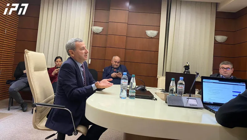 ვლადიმერ ხუჭუა თეთრიწყაროს რაიონული სასამართლოს მოსამართლის ბადრი ნეპარიშვილის ბრალდებებს პასუხობს