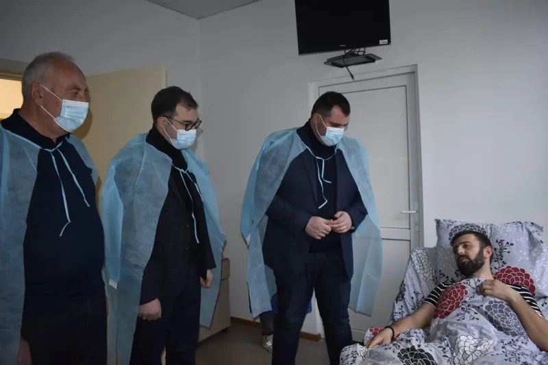 კახეთის სახელმწიფო რწმუნებულმა საგარეჯოს "ჯეო ჰოსპიტალსში" დაშავებულები მოინახულა