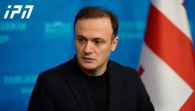 Irakli Zarkua: The President of Ukraine finds time to walk around with photos of prisoner Saakashvili at briefings at a time when Russia is attacking his country, this is strange