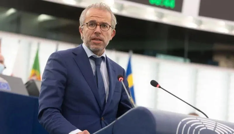 Thijs Reuten: In addition to the repressive measures we already saw, GD steadily but decisively tightens its grip on society
