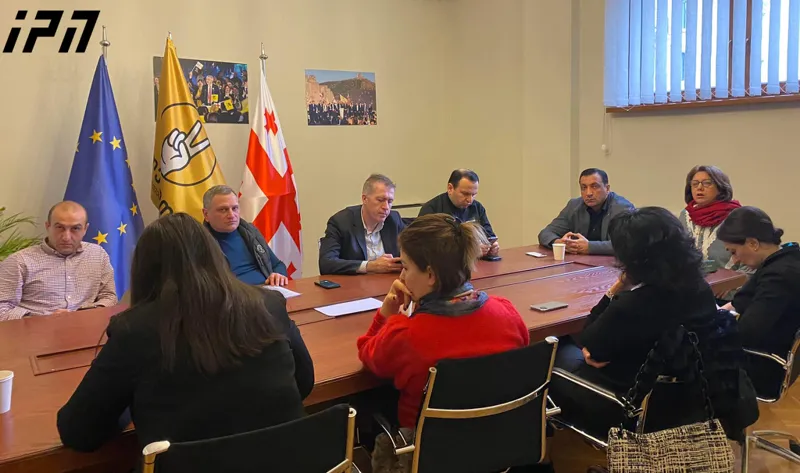 საპარლამენტო ოპოზიცია ე.წ. უცხოური გავლენის აგენტების შესახებ კანონპროექტთან დაკავშირებით სამოქმედო გეგმას განიხილავს