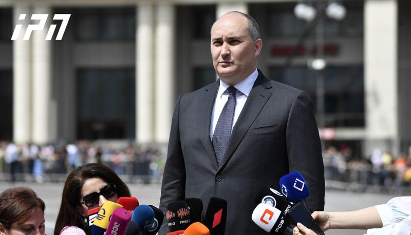 前国防部长朱安舍尔·布尔库拉泽已被逮捕。