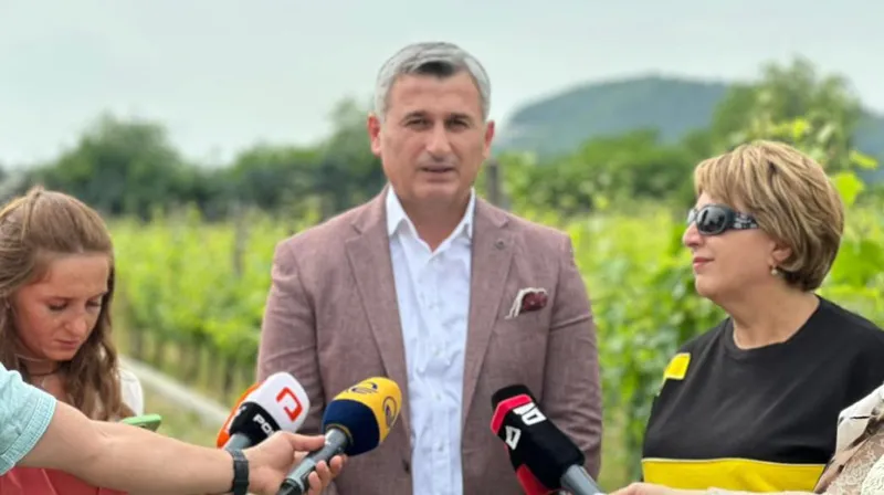 დავით კირკიტაძე - სუს-ი არ წარმოადგენს უსაფრთხოების სამსახურს, ის წარმოადგენს ერთი კაცის უსაფრთხოებისთვის შექმნილ სამსახურს, რომელიც „ქართული ოცნების“ პროპაგანდას აგრძელებს