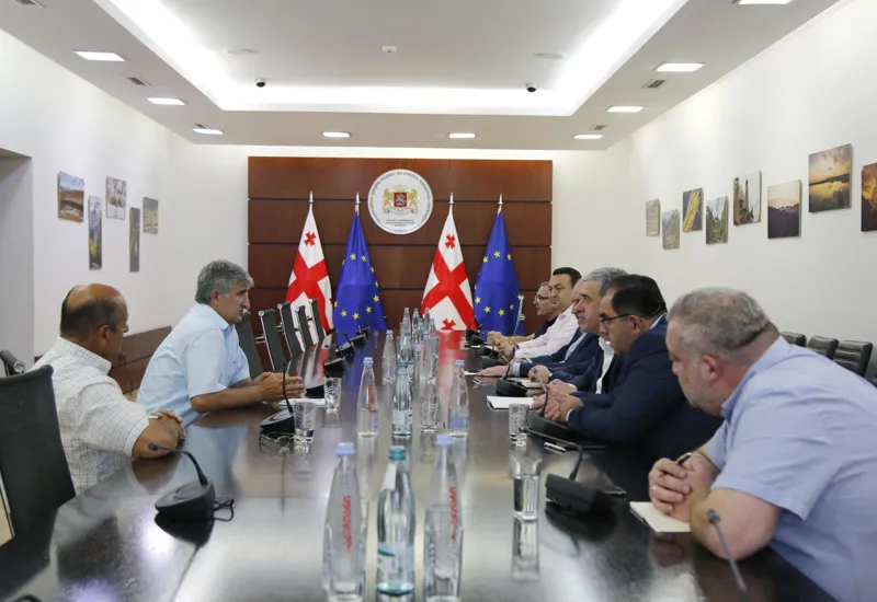 ოთარ შამუგია საქართველოს მეფუტკრეთა გაერთიანების წარმომადგენლებს შეხვდა