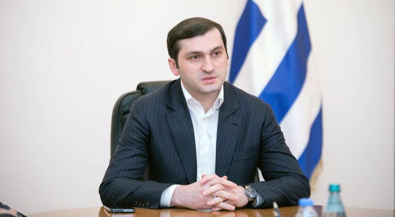 “Imedi”正在发布Tornike Rizhvadze的信内容，据其信息，这封信很可能写于他自杀未遂之前。