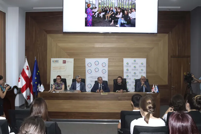 სემეკმა დებატების ეროვნული ტურნირის ფინალს უმასპინძლა
