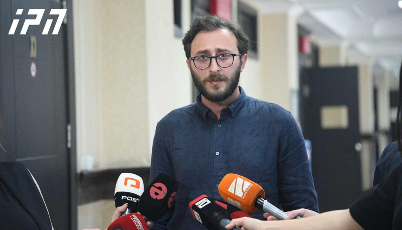 律师：不管指控的是哪一条条款和惩罚，底线是 Gela Khasaia 面临政治迫害——该案件缺少视频证据，只由特定个人的证词组成。