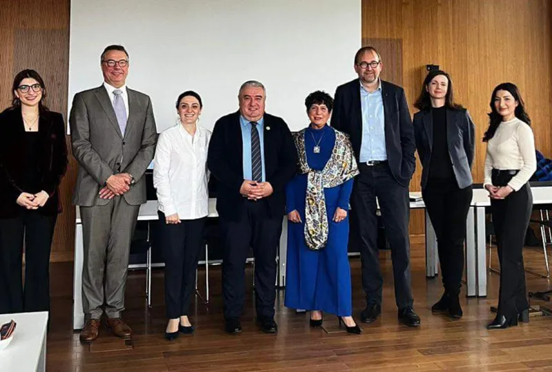 ჯაბა სამუშია გოეთეს სახელობის ფრანკფურტის უნივერსიტეტის რექტორს შეხვდა