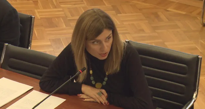 თეონა აქუბარდია ირაკლი ბერაიას - კვლავ ვარ იმ აზრზე, რომ უნდა გადადგეთ, მაგრამ რადგან დარჩენის გადაწყვეტილება მიღებულია, იყოს ასე - მოგიწოდებთ, შევძლოთ ელემენტარული მსჯელობა თავდაცვის საკითხებზე