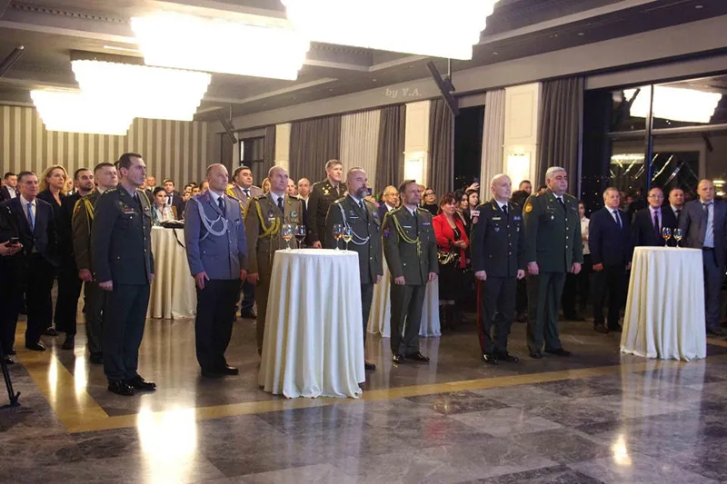 Վրաստանում Հայաստանի դեսպանությունը կազմակերպել էր պաշտոնական ընդունելություն՝ նվիրված Հայաստանի զինված ուժերի ստեղծման 32-րդ տարեդարձին