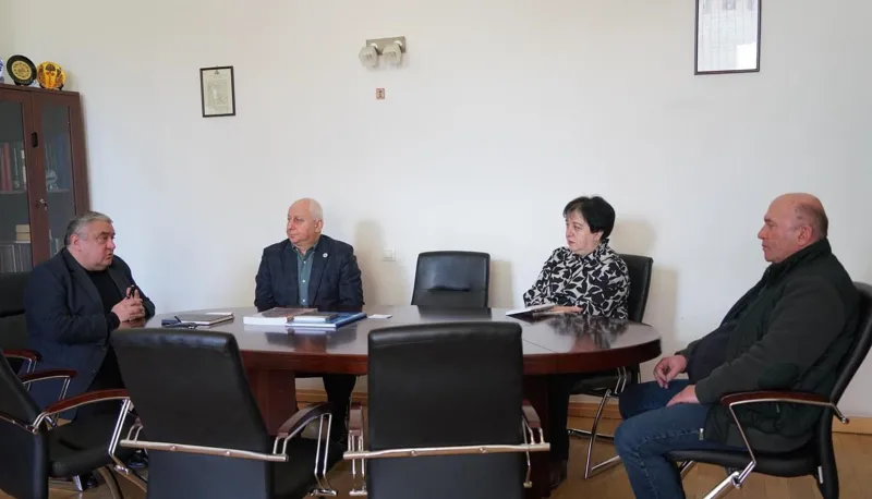 ჯაბა სამუშიამ თსუ გამომცემლობის ახალი პროექტები განიხილა