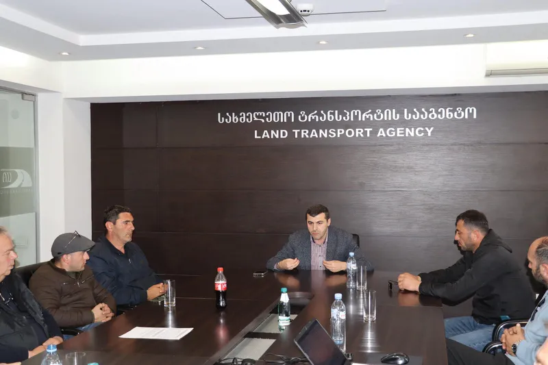 ეკონომიკის სამინისტრო - სახმელეთო ტრანსპორტის სააგენტოს ხელმძღვანელობასა და გადამზიდველთა შორის  შეთანხმება შედგა