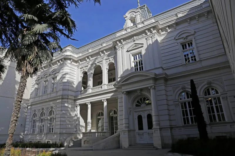 Salome Zurabishvili is meeting with representatives of opposition political parties and non-governmental organizations