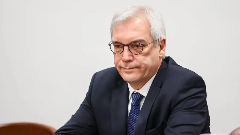 ალექსანდრ გრუშკო - საფრანგეთი, დიდი ბრიტანეთი და გერმანია უკრაინაში კონფლიქტის გაჭიანურებას ცდილობენ