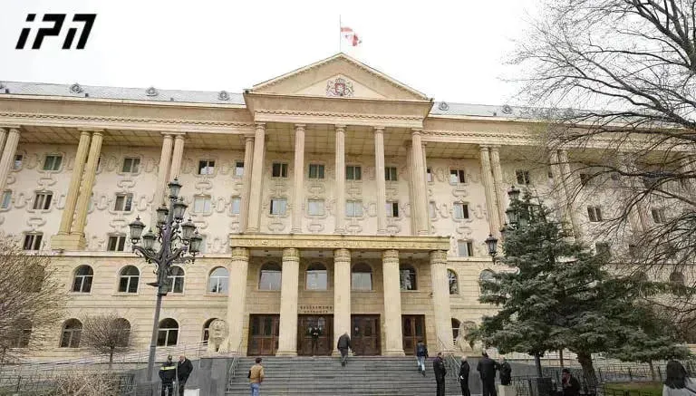 თბილისის საქალაქო სასამართლოში ე.წ. მოლოტოვის კოქტეილის ფლობისთვის, აქციაზე დაკავებული დავით ხომერიკის სასამართლო პროცესი მიმდინარეობს