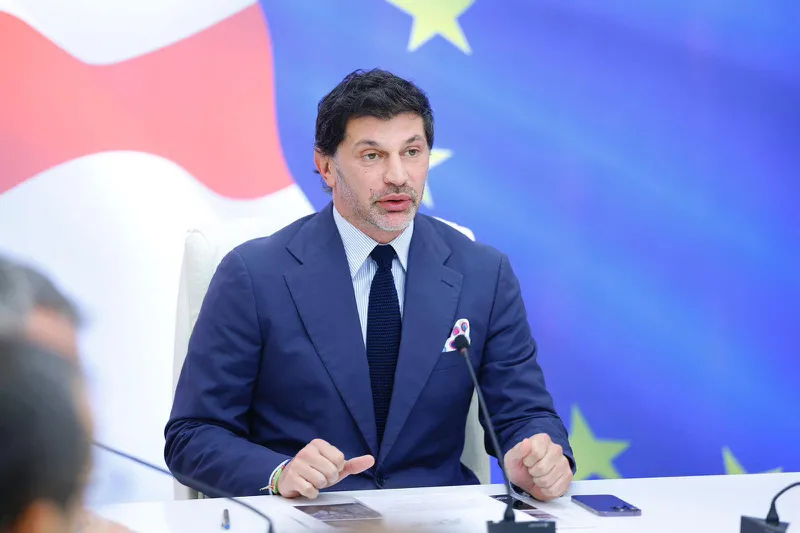 Kakha Kaladze: 250-280 thousand cars moved in Tbilisi in 2017, on September 3 of this year, more than 687,000 were recorded - along with economic growth, the number of private cars is increasing