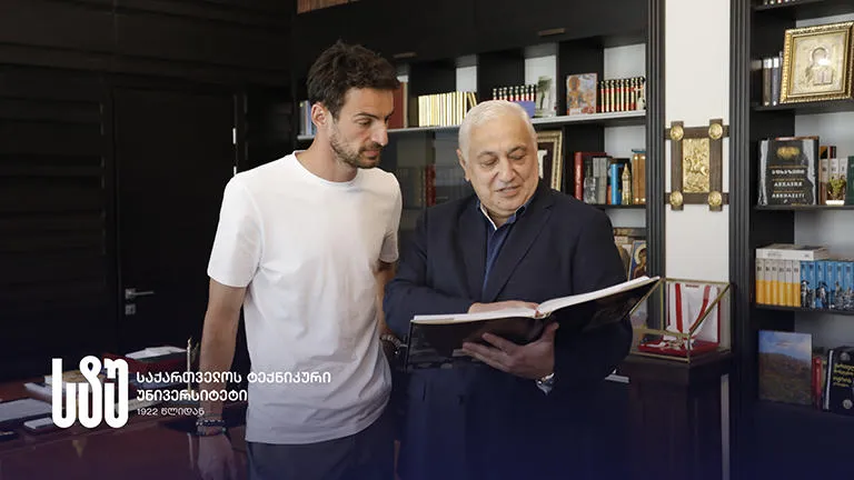 საქართველოს ტექნიკური უნივერსიტეტის სტუდენტები ეროვნული საფეხბურთო ნაკრების წევრ გიორგი გველესიანს შეხვდნენ
