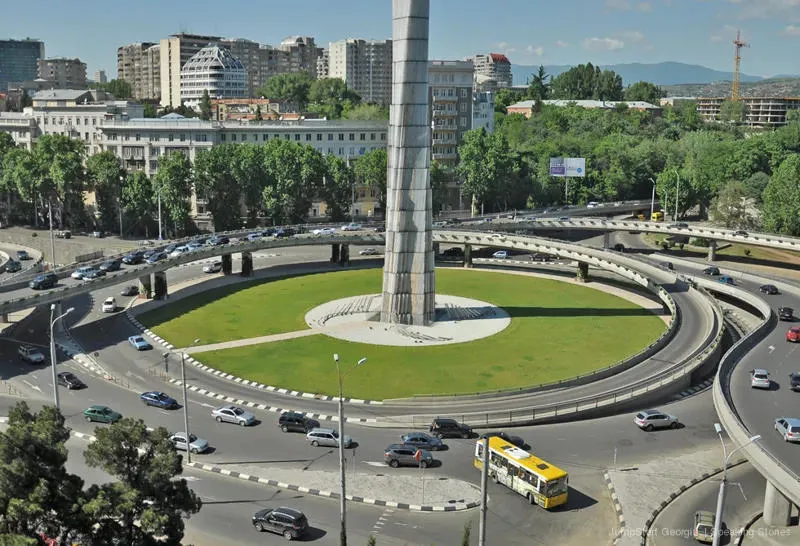 გმირთა მოედნის ესტაკადაზე დაგეგმილი საპროფილაქტიკო სამუშაოების გამო, ღამის საათებში საავტომობილო მოძრაობა შეიზღუდება
