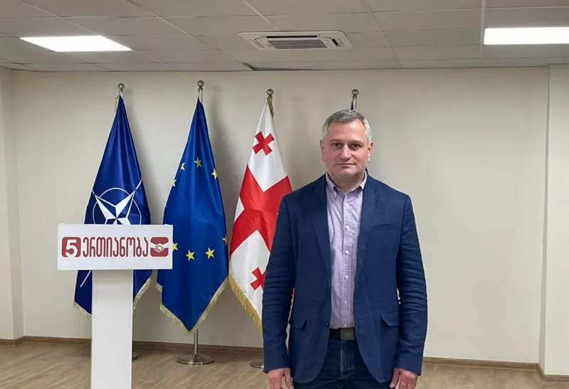 არმაზ ახვლედიანი - შემოვკრათ განგაშის ზარი, გავერთიანდეთ, რომ მავნებლობისა და დანაშაულებრივი პოლიტიკის წყარო ოქტომბერში ხელისუფლებიდან გავისტუმროთ