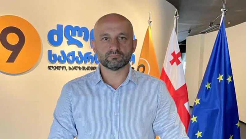 „თავისუფლების მოედანი“ - ნებისმიერი გადაწყვეტილება ახალი პარტნიორის დამატებაზე კოალიციაში - „ძლიერი საქართველო“  მიიღება ერთობლივად, ოთხივე წევრის მიერ