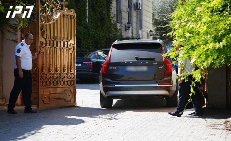 根据宗主教区，大主教多罗特·库拉  什维利要求教区委员会会议于10月29日在媒体在场的情况下举行，这一要求不会得到满足。