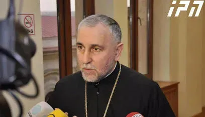 პროტოპრესვიტერი გიორგი ზვიადაძე პატრიარქის დაკრძალვაზე კომისიის სხდომაზე პრემიერ მინისტრმა ხაზგასმით აღნიშნა, რომ ტაძარში რაც შეიძლება მეტი ადამიანი უ...
