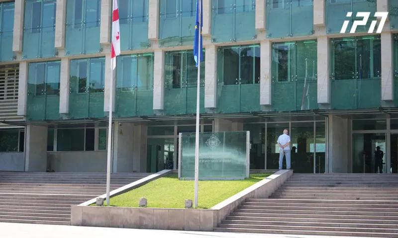 国家安全局关于“hexogen”案件：尽管有一名目击者直接指证乌克兰的特工部门是犯罪的煽动者，在拘留两名个人后，外交部立即得到了通知，该部随后迅速通知了乌克兰大使馆的代表。