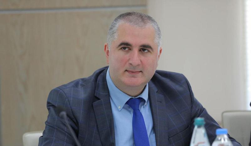 财政部长：一个投资者准备在格鲁 吉亚投资60亿美元的事实并不阻碍，反而大大鼓励并简化了其他西方投资进入该国。