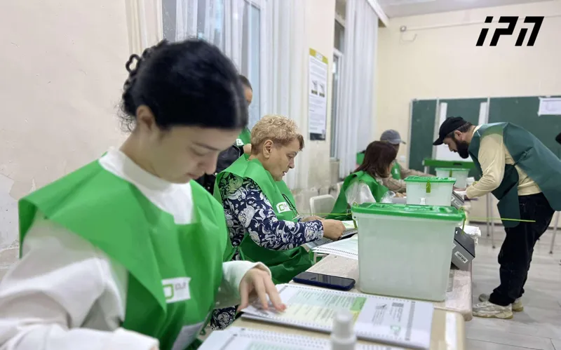 On October 4, Election Day, several restrictions will take effect, including a ban on campaigning in polling stations, gatherings within 100 meters of polling stations, voter registration, and photo or video recording inside voting booths