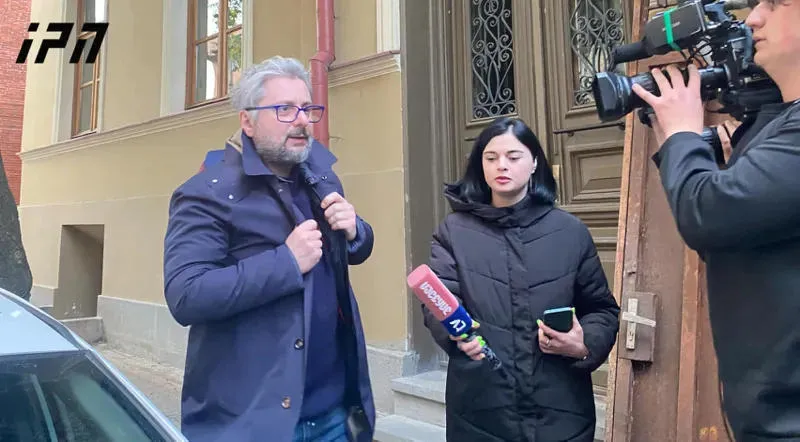Salome Zurabishvili meets "Coalition for Change" leaders Nika Gvaramia and Elene Khoshtaria in the Orbelian Palace