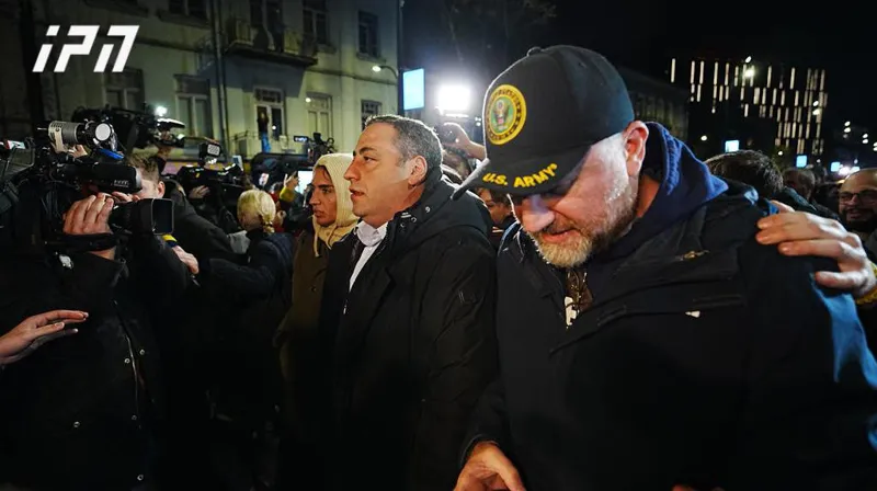Giorgi Vashadze to the law enforcement officers: we demand that you return our equipment, which is now illegally at the base of the Department of Special Tasks - do not use force against peaceful protesters