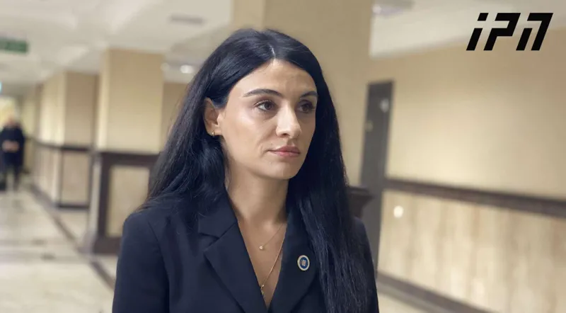 Prosecutor: Mate Devidze suddenly attacked the policemen, the law enforcement officers did not come into contact with him - as a result of Devidze's flexible stick, the policemen received injuries in the hand, forehead, ring and back area