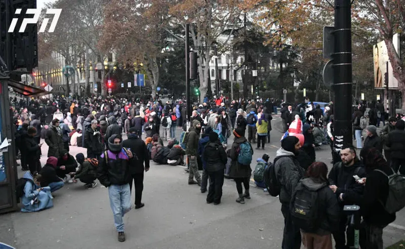Protest rally continues on Chavchavadze Avenue