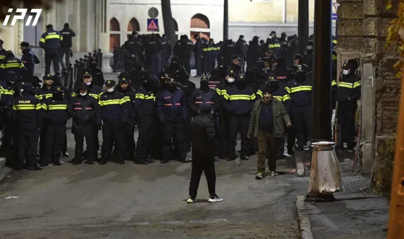 Special forces are mobilized at the rear entrance of the parliament, a water jet machine has also appeared - police forces are stationed at all entrances to the building