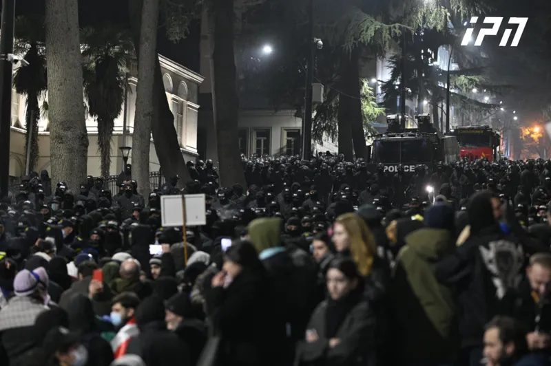 შსს - აქციის მონაწილეთა პროტესტის გამოხატვა სრულად გასცდა შეკრება-მანიფესტაციის შესახებ კანონით გათვალისწინებულ ფარგლებს და სრულად ძალადობრივი გახდა