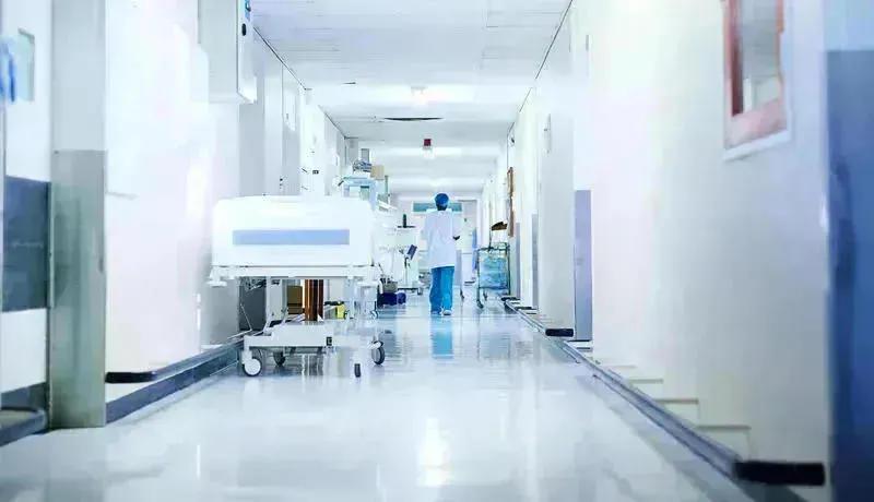 根据媒体报道，马尔内乌利“Geo Hospitals”的一名保安于4月11日在执行公务期间遭到殴打，已不幸离世。