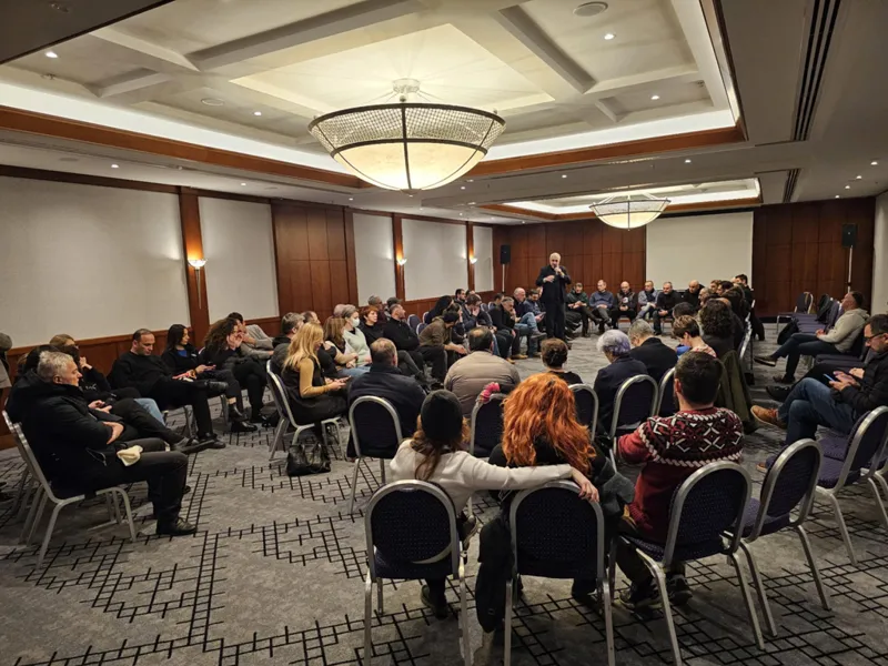 The meeting of the representatives of the four opposition parties that crossed the barrier is underway