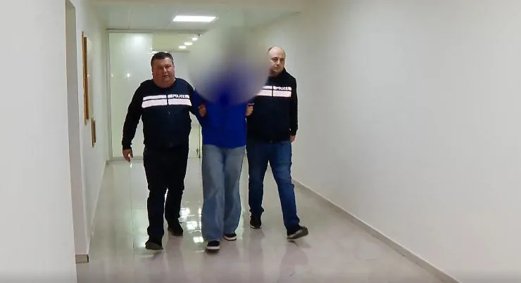 По обвинению в нападении на полицию МВД задержало еще одно лицо - Всего по  Уголовному кодексу задержаны 15 митингующих