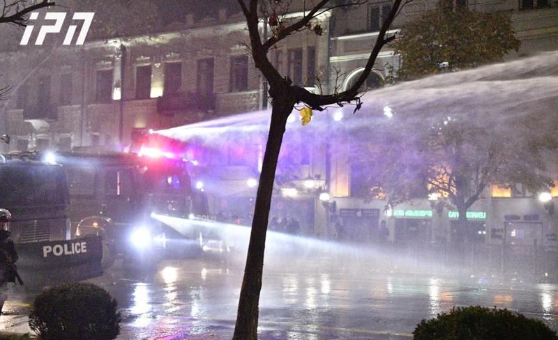 根据紧急情况管理服务的法律服务负责人的证词，由于“在抗议期间实施的暴力行为”，从11月30日至12月3日的损失总额达62,785格鲁吉亚拉里。