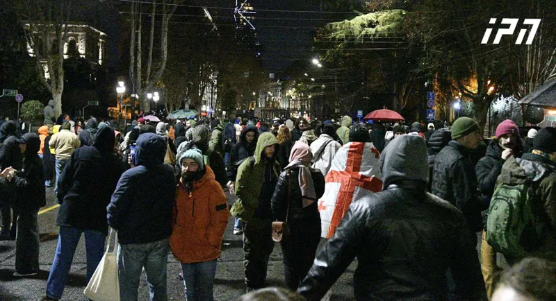 The protest in front of the Parliament continues: the participants of the action have already blocked Rustaveli Avenue