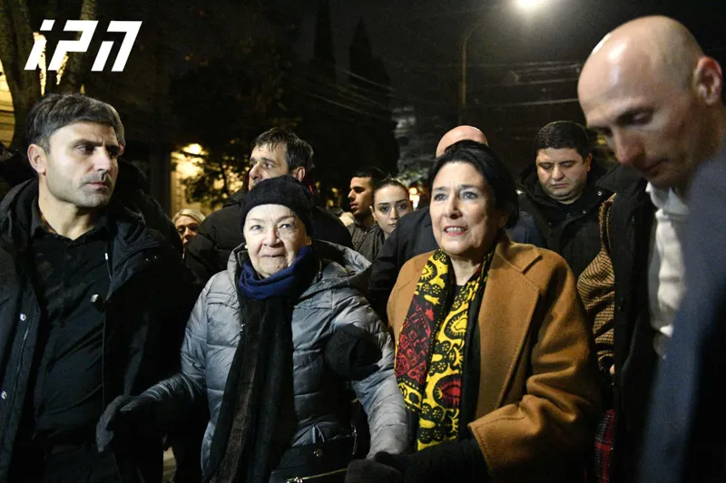 The President addressed the protesters: We don’t want ‘Salome, Salome,’ nor ‘Thank you, thank you.’ We are all here together for two reasons – for peace and for justice, which require new elections!