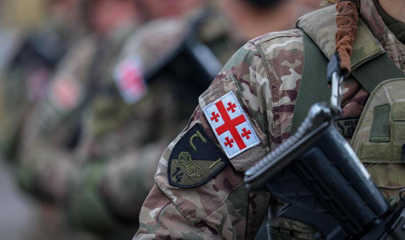 在第比利斯发现了一具年轻男子的尸体，据报道他是一名士兵。