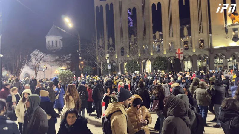 The protest has resumed in front of Parliament: Rustaveli Avenue is blocked