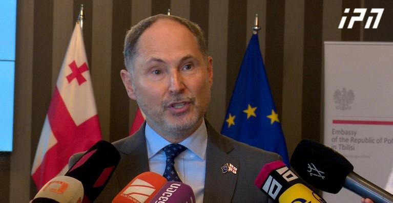 帕维尔·赫尔奇尼斯基：两个进程正在进行中，其中一个直接涉及格鲁吉亚——所有可能的选项都在考虑中，包括完全或部分暂停免签证制度。